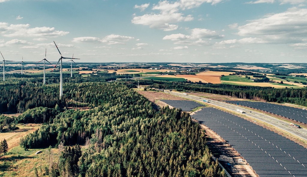 BayWa_r.e._has_built_a_10MWp_solar_park_near_Bayreuth_Germany_that_is_connected_to_the_grid_of_a_24MW_wind_farm._Image._BayWa_r.e.